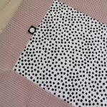 Boxkleed in roze wafel met zwarte stippen