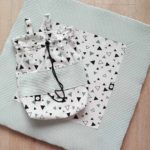 boxkleed vierkant mintgroen en zwarte driehoekjes