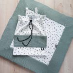 vierkant boxkleed in saphire wafel met zwart wit print