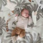 Rechthoekig boxkleed op maat voor de baby