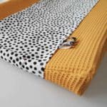 Aankleedkussenhoes wafel oker dots