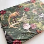 Velvet boxkleed aap in paradise groen met bladeren en bloemen